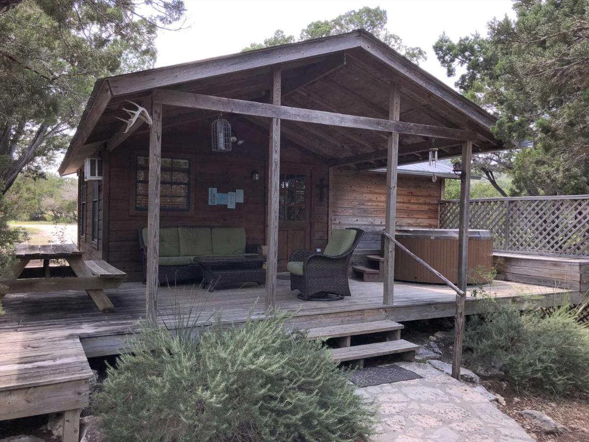 Rockin' B Ranch Love Shack Pipe Creek Екстер'єр фото